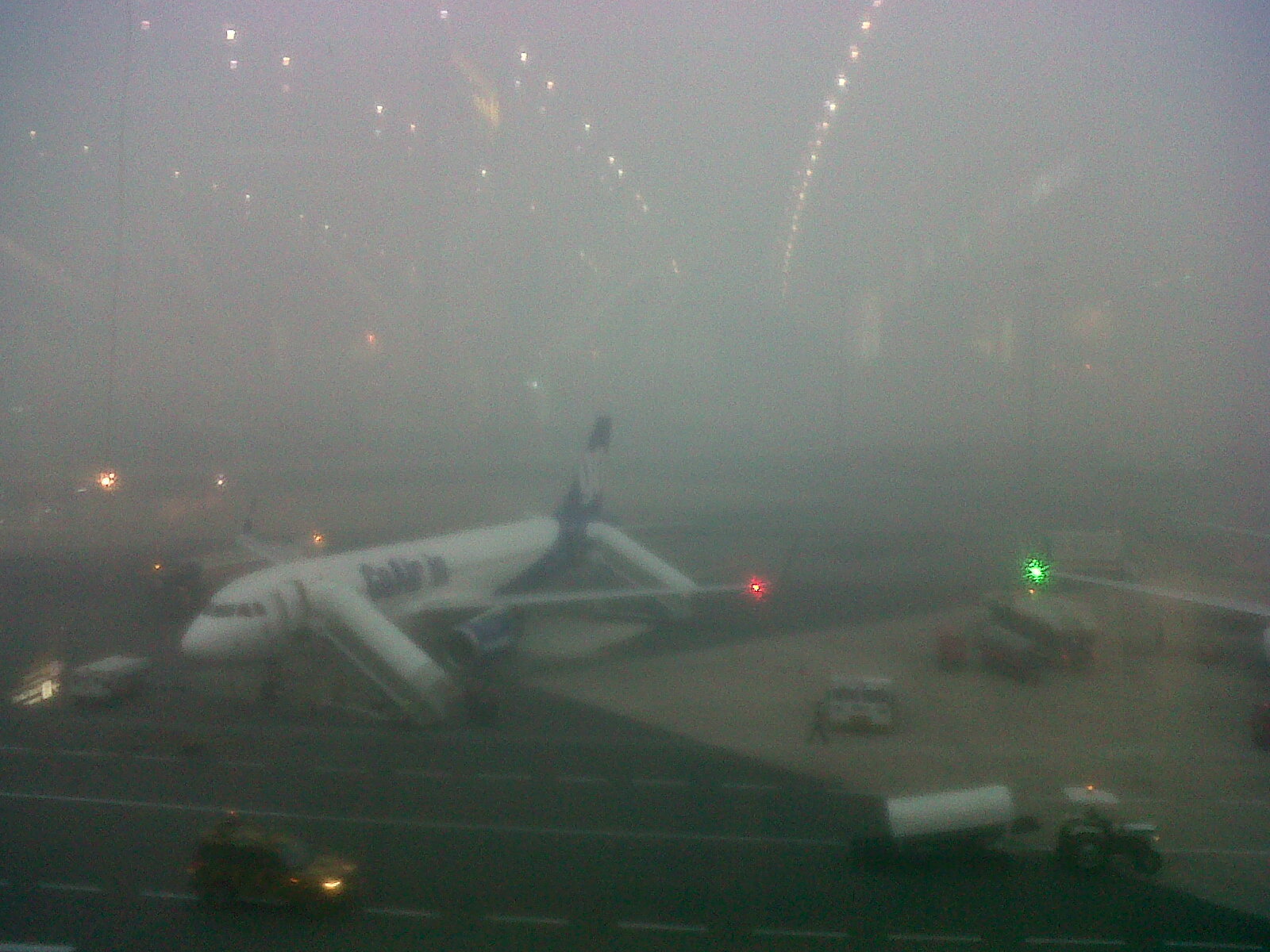 Early morning fog in Delhi delays 60 flights; condition to get better