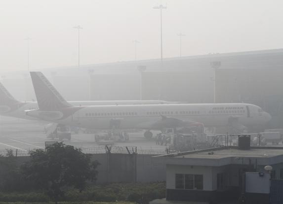 Fog at Delhi airport