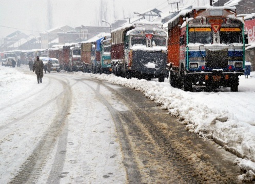 Srinagar-Jammu-highway-restored-for-one-way-traffic