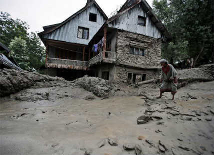 Cloudburst in Baltal kills 2, 11 reported missing