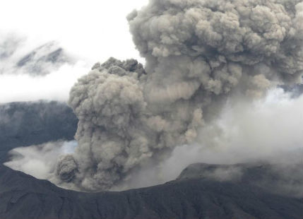 Japan's largest active volcano Mount Aso erupts, many flights cancelled