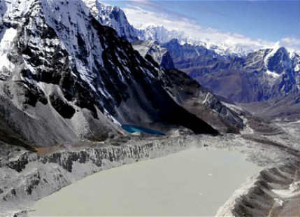 Climate Change shrinks Mount Everest glaciers by 28 percent in 40 years