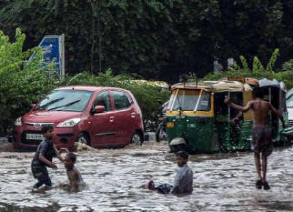 Delhi-NCR receives good Monsoon rains, traffic woes make a comeback