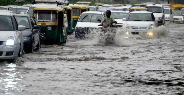 Heavy rains hit traffic in Delhi Newsx 600