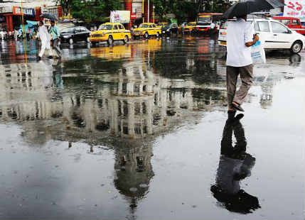 Fresh Monsoon system in Bay gives heavy rain over Kolkata