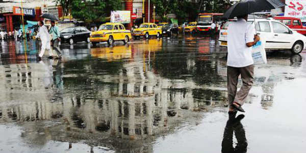 Low Pressure Area gives three digit rains over Kolkata