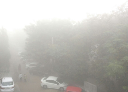 Delhi witnesses first fog of the season