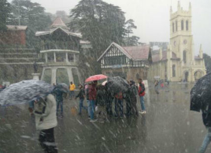 People in Shimla, Manali witness a snowy white Christmas