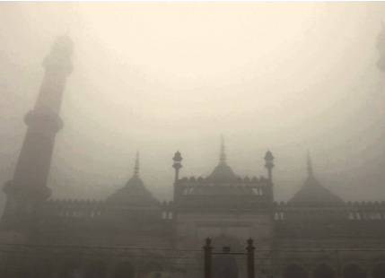 Varanasi, Agra report very dense fog, visibility drops to nil