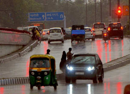 Delhi observes rainiest January since 1999