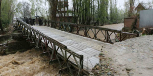 Flood like situation in Kashmir due to heavy rains, Jhelum breaches bank