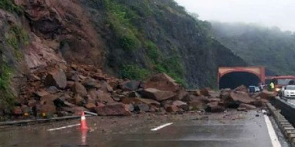 Jammu-Srinagar highway closed as heavy rains lash Kashmir