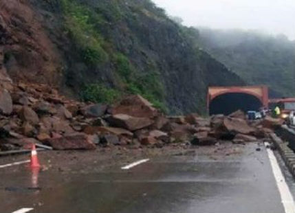 Jammu-Srinagar highway closed as heavy rains lash Kashmir