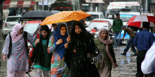 Srinagar, Kashmir witness fresh spell of rain; pleasant weather likely