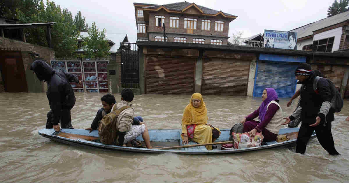 Flood, snowfall, avalanches affect life in Kashmir | Skymet Weather ...