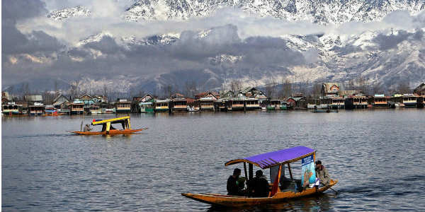 Dal-Lake-in-Kashmir-India