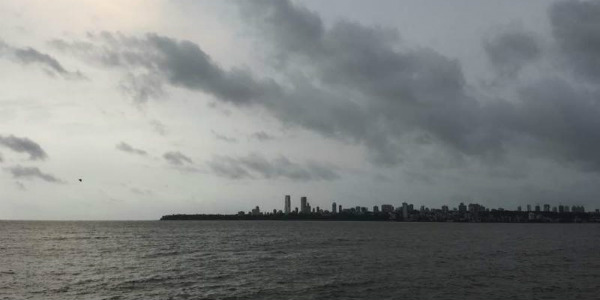 Monsoon mania begins as Mumbai rains put up a show