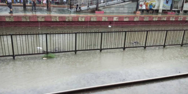 Hefty Monsoon rains cause waterlogging in Mumbai, Thane, Kalyan