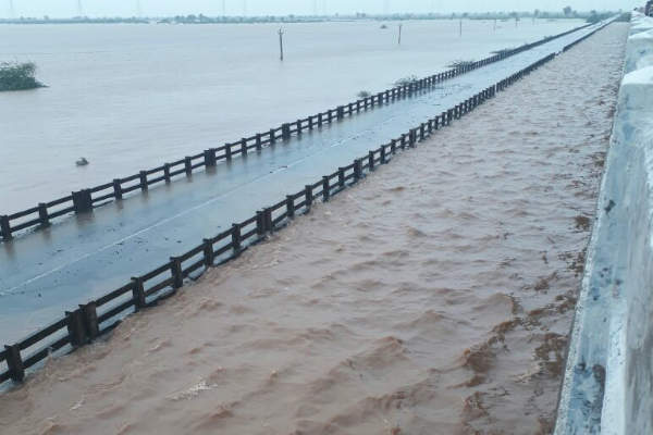 Gujarat floods 10