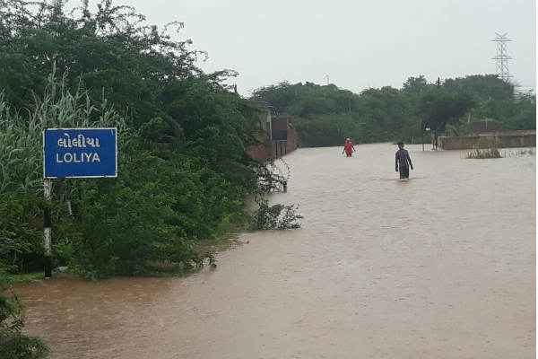 Gujarat floods 8