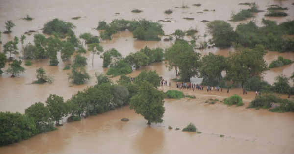 rain and rescue in Gujarat