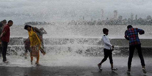 Heavy Mumbai Rains kill 1; bridge collapses, local gets delayed