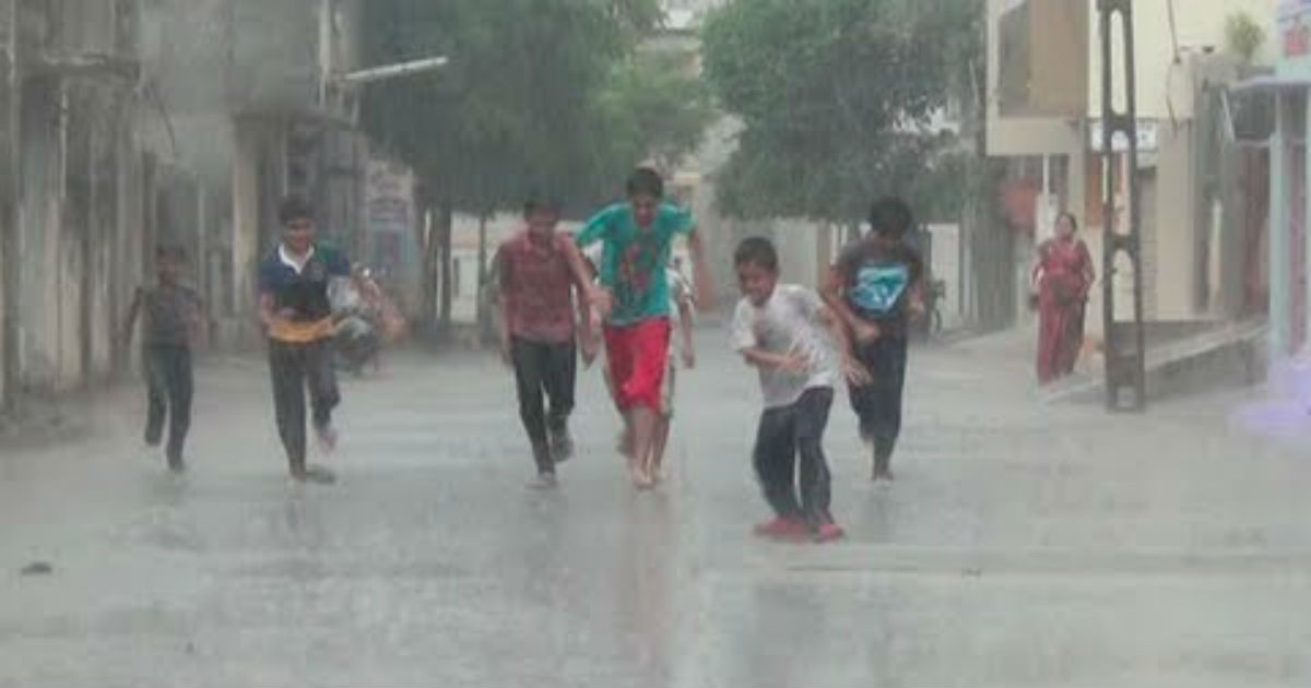 Gujarat Monsoon Heavy Rains In Naliya Rajkot Bhuj Flooding Persists Skymet Weather Services 