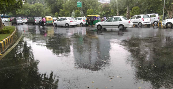 Delhi rain 600