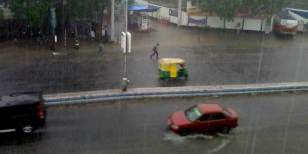 Heavy rains lash Surat, Bhavnagar, Vadodara: Ahmedabad remains dry