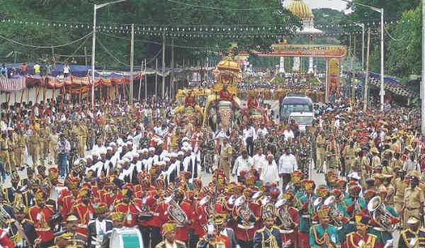 Kullu dussehra Travel Triangle 600