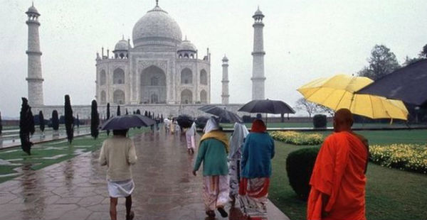 Agra Rain_Rain Taj Mahal