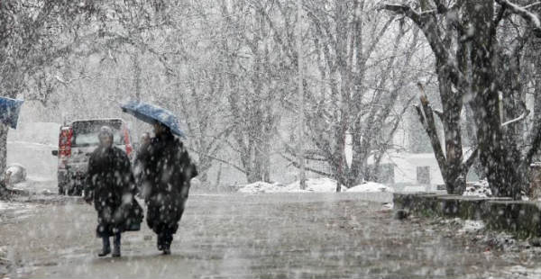 Snowfall-in-Kashmir