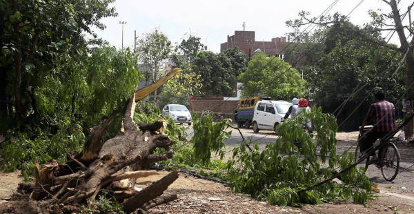 Dust-storm and thunderstorm in Bihar