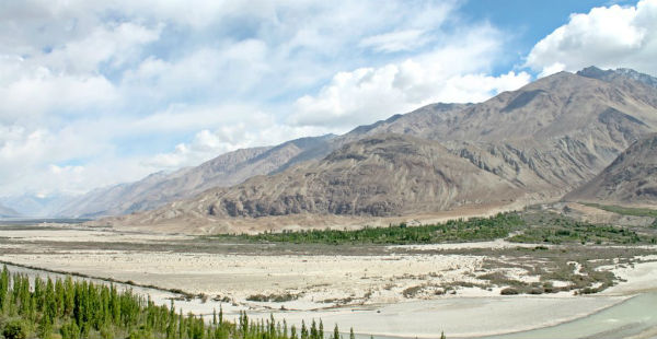 Warm and dry weather in Hills of North India- IndiaSomeday 600