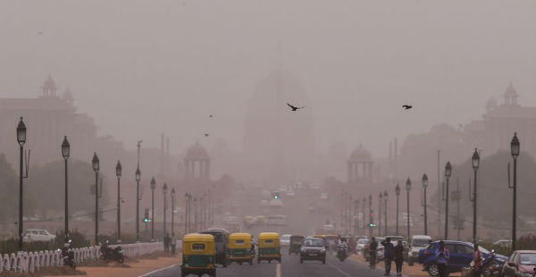 Dusty sky in Delhi