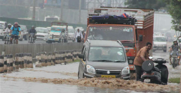 Flooding rain in Gorakhpur-- UNI 600