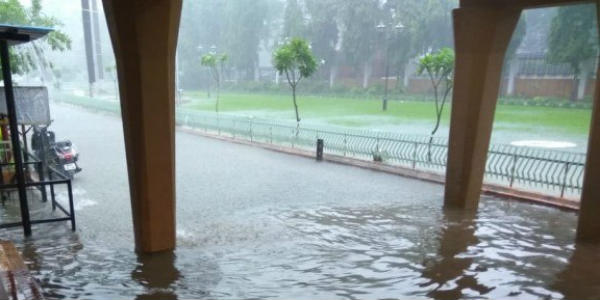 With 263 mm rains in Nagpur in six hours, city gets flooded