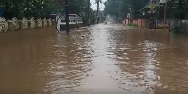 Death toll crosses 100 as Kerala Floods continue to remain grim