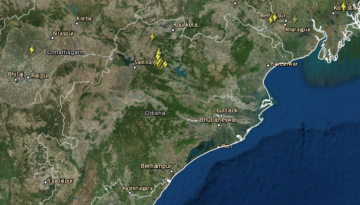 Live lightning and thunderstorm status