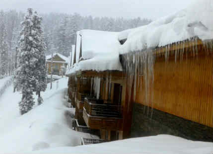 Rain and snow In Srinagar, Gulmarg