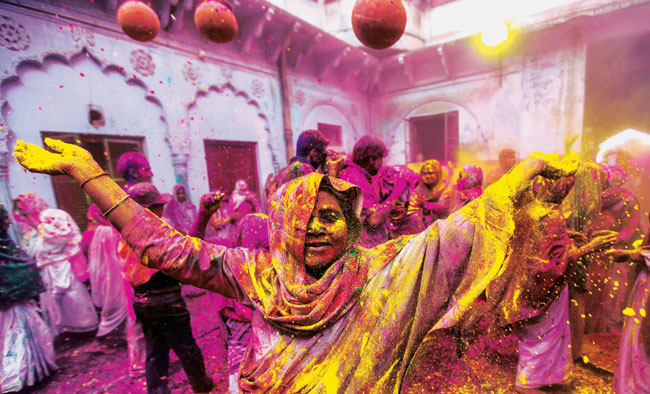 Holi-at-Nandgaon-and-Vrindavan