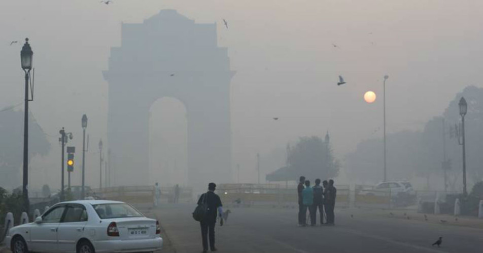 Dense fog engulfed Delhi-NCR in the morning