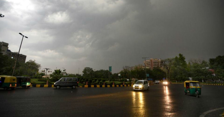 Dust storm and rain in Delhi--Hindustan Times 1200