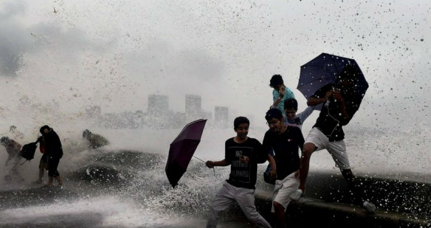 Monsoon in Mumbai 