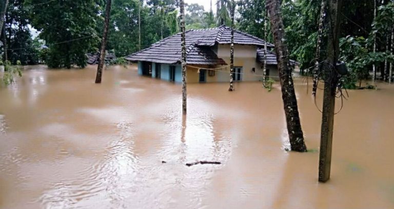 Kerala floods: Red alert in Kochi, Kozhikode, Kannur, torrential rains ...