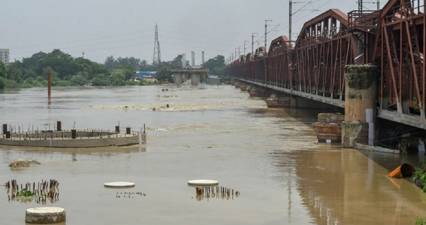 delhi flood alert 