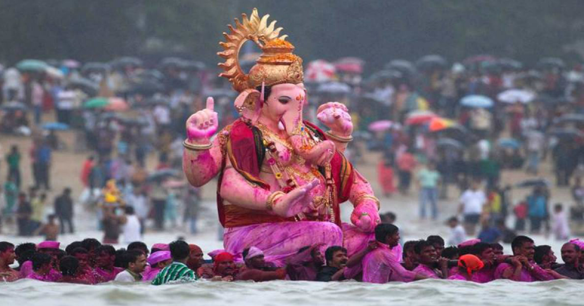 Ganpati visarjan in Mumbai