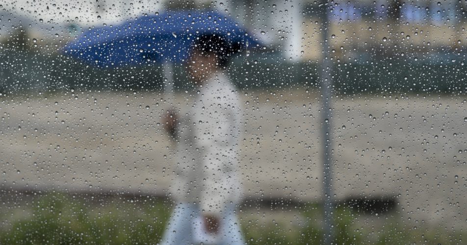 mumbai rains blur 