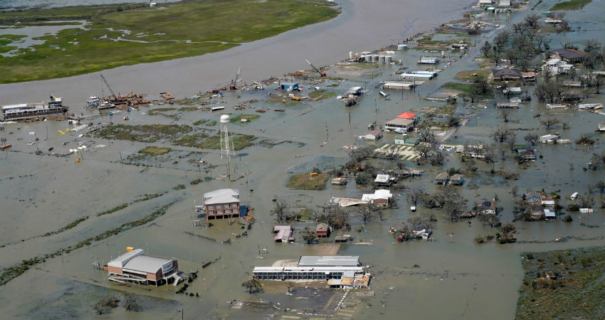 Hurricane Laura batters Louisiana